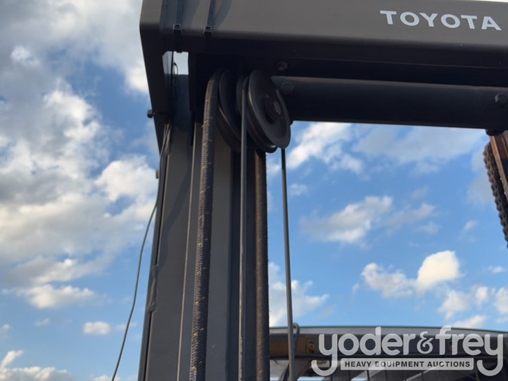 2017-toyota-6bpu15-image-16