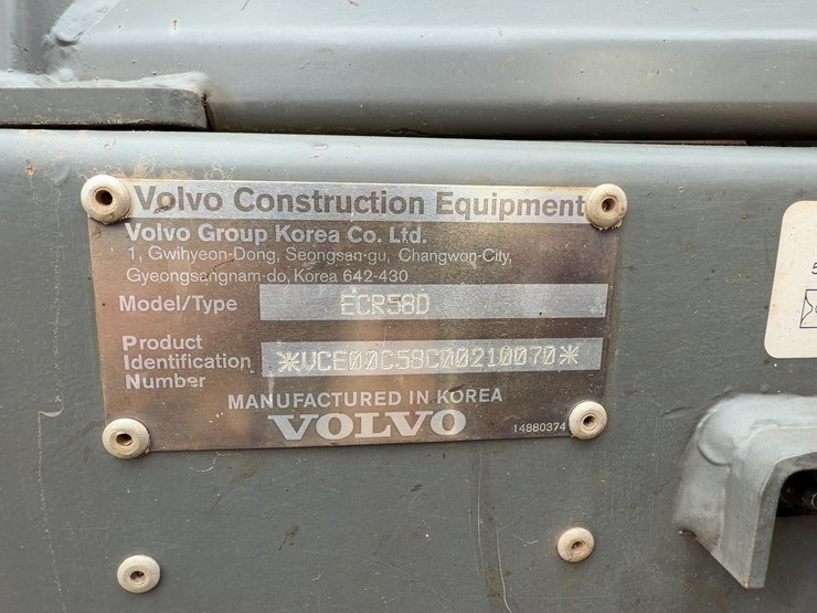 2014-volvo-ecr58d-image-32