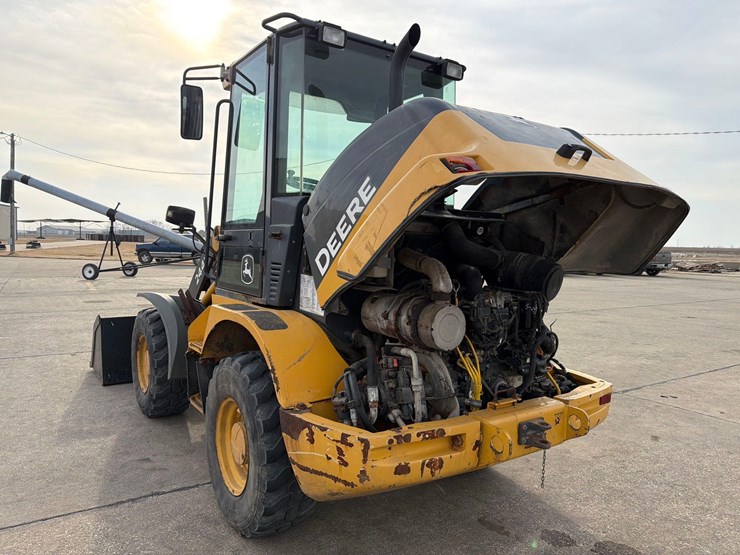 2016-deere-244k-image-57