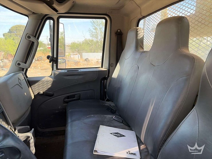 2011-international-durastar-4300-image-24