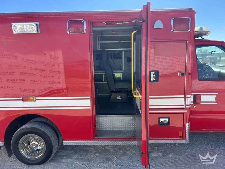 2008-ford-e450-image-27