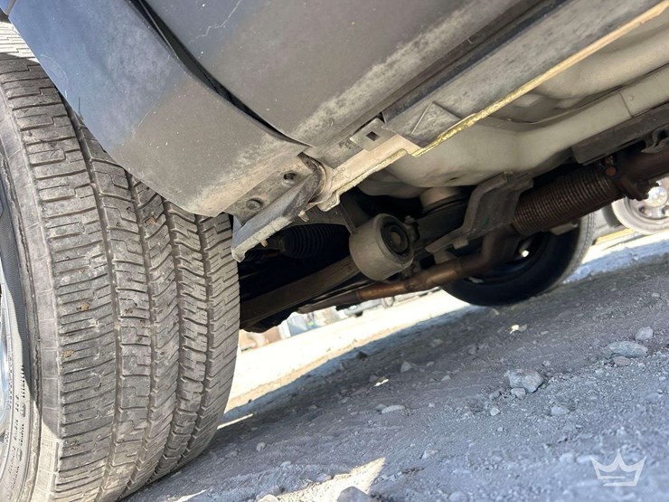 2015-ford-explorer-image-18