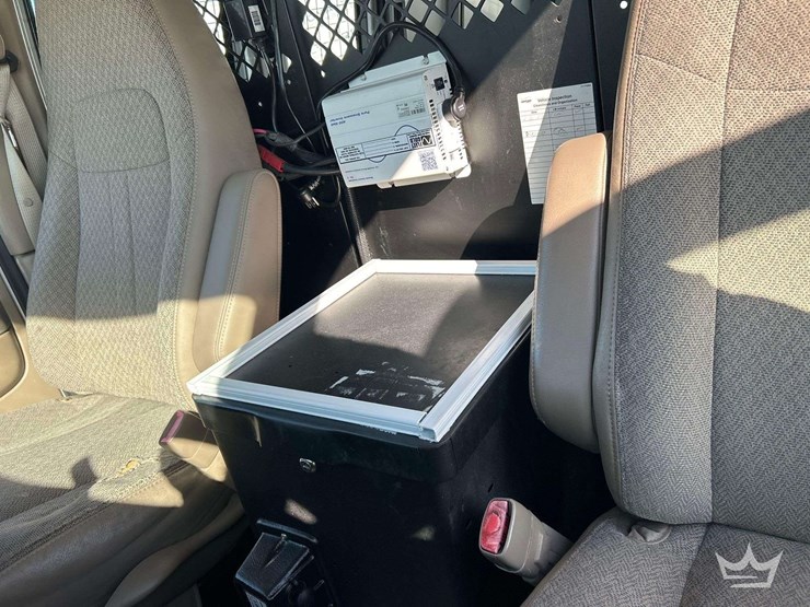 2011-chevrolet-express-2500-image-16