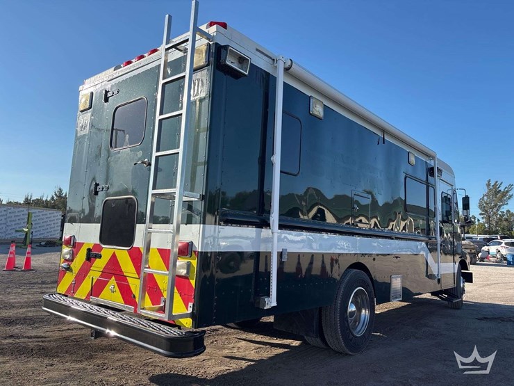 2013-chevrolet-step-van/-command-center-image-3