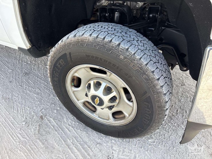 2019-chevrolet-silverado-2500hd-image-27