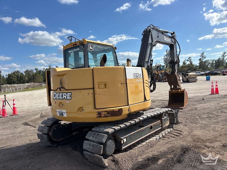 2016-deere-85g-image-3