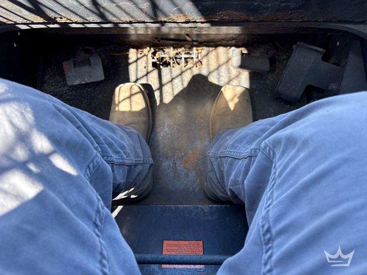 2011-takeuchi-tl250-image-27