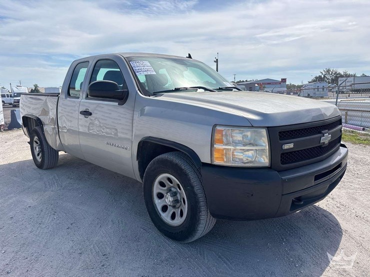 2009-chevrolet-silverado-1500-image-2
