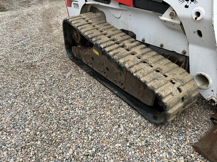 2016-bobcat-t870-image-12