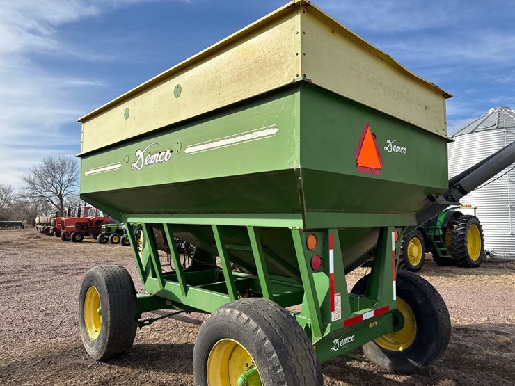 demco-365bu-gravity-wagon-w/-seed-auger-image-20