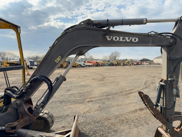 2004-volvo-ec35-image-11