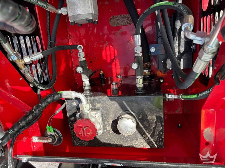 2025-ht360w-mini-walk-behind-track-loader-skid-steer-image-17