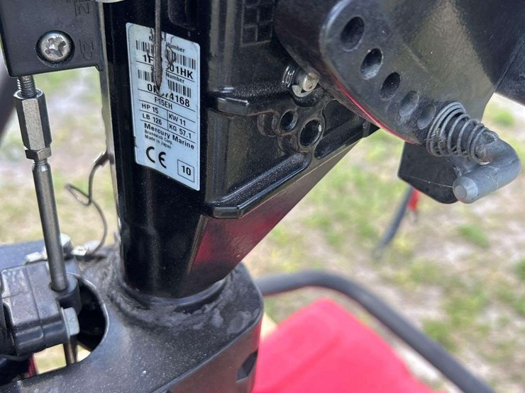 2010-mercury-15hp-tiller-four-stroke-outboard-boat-motor-image-10