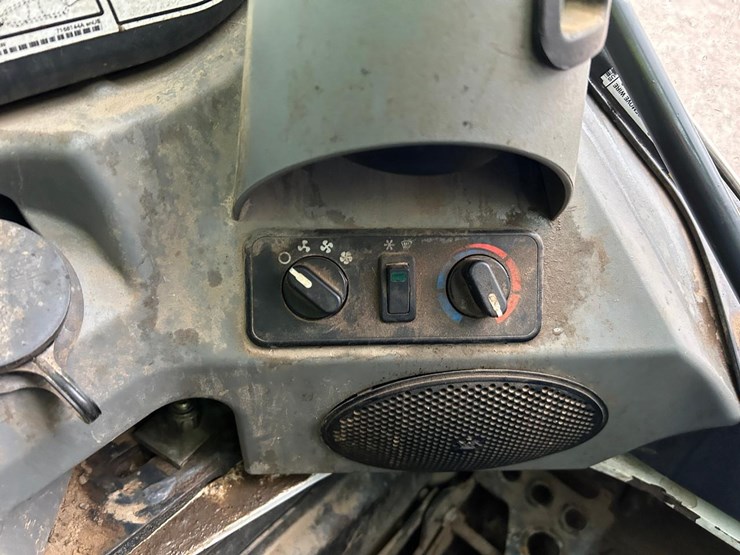 2016-bobcat-t870-image-26