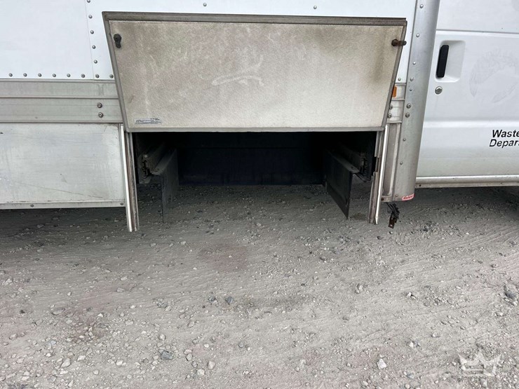 2012-ford-e450-image-61