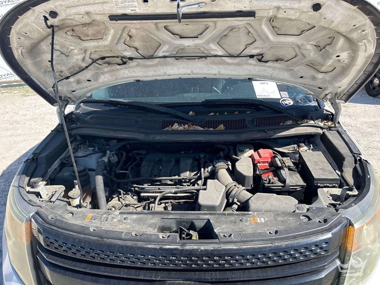 2015-ford-explorer-image-9