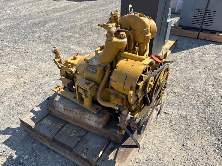 #8029-•-diesel-sailboat-engiine,-west-german-low-rpm-image-2