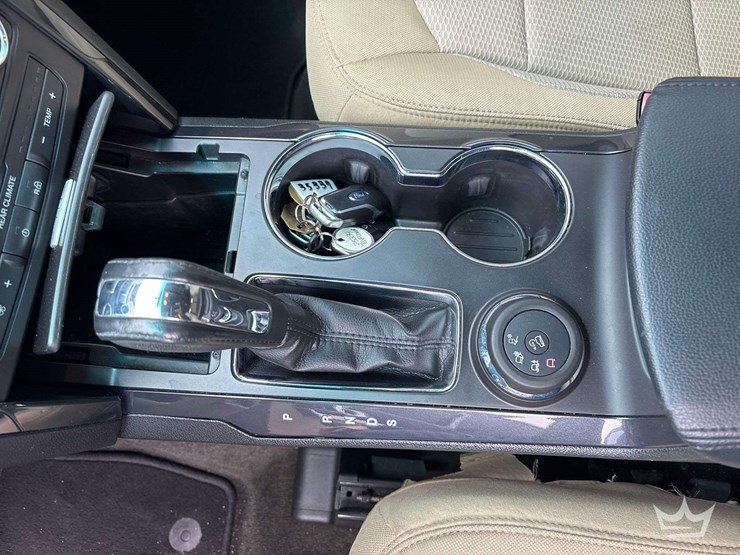 2016-ford-explorer-image-17