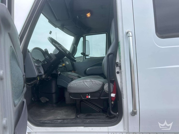 2006-international-durastar-4400-image-12