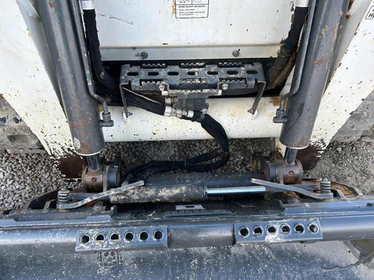 2022-bobcat-t870-image-10