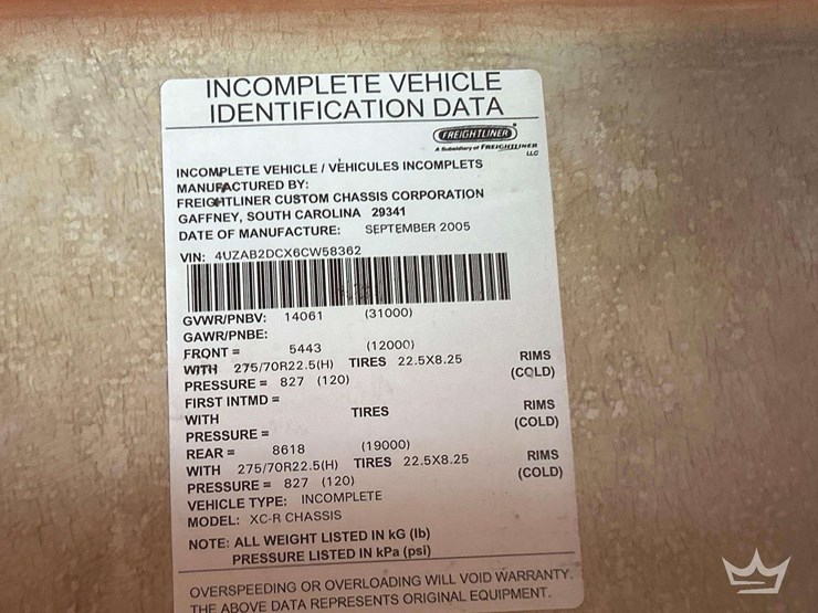 2006-freightliner-tuscany-4077-40ft-class-a-motorhome-image-5