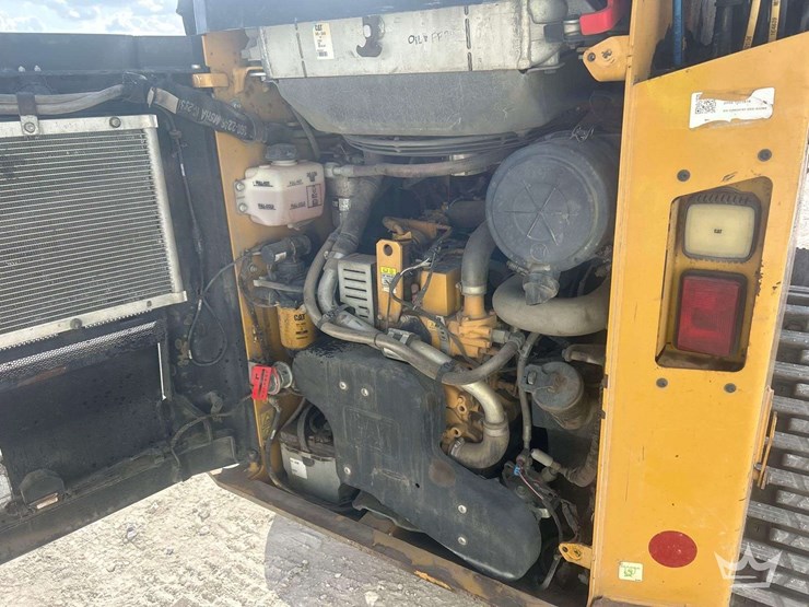 2021-caterpillar-259d3-image-7