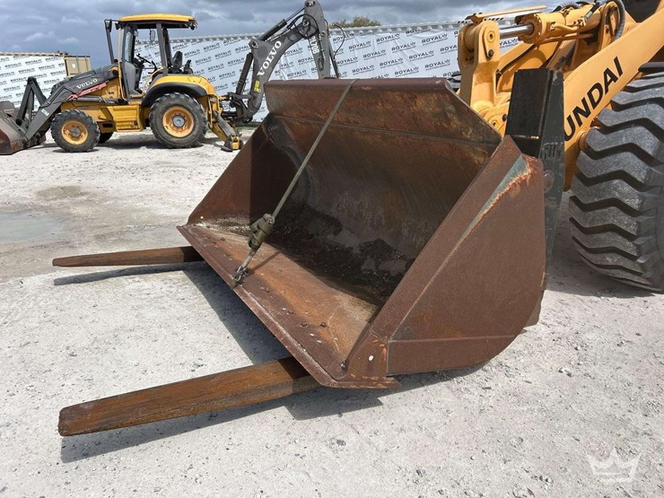 2014-hyundai-hl760-9a-image-26