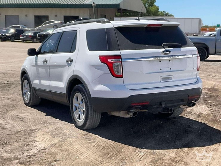 2014-ford-explorer-image-4