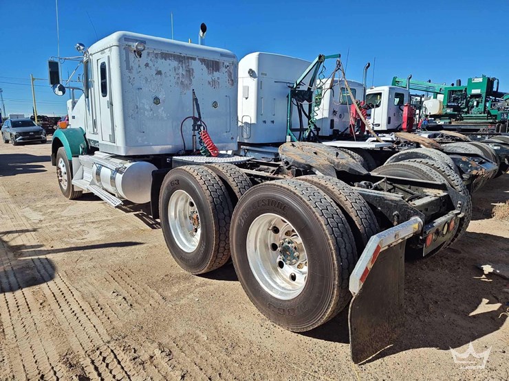 2012-kenworth-t800-image-4