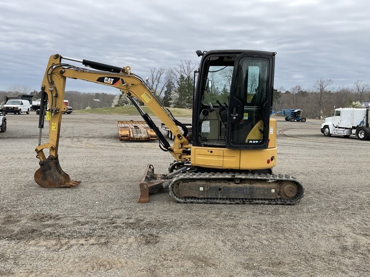 caterpillar-303-image-3