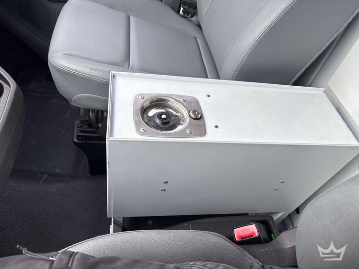 2017-ford-transit-image-19