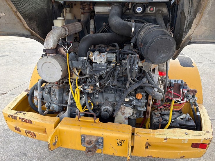 2016-deere-244k-image-55