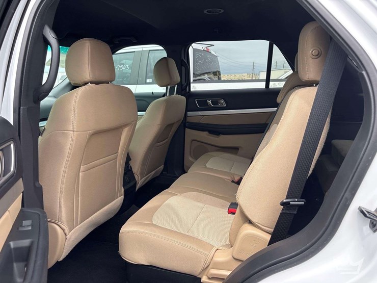 2016-ford-explorer-image-20