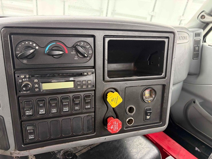 2007-international-8600-image-16