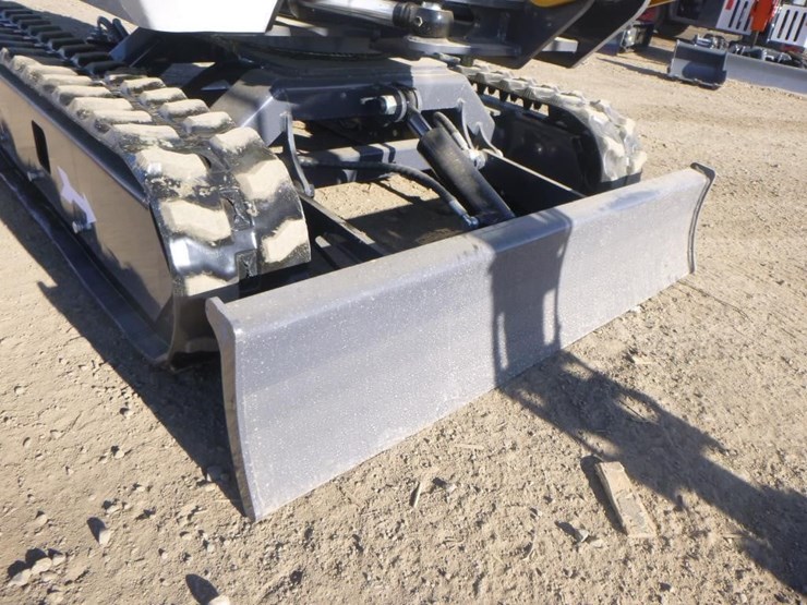 me20-hydraulic-excavator-image-16