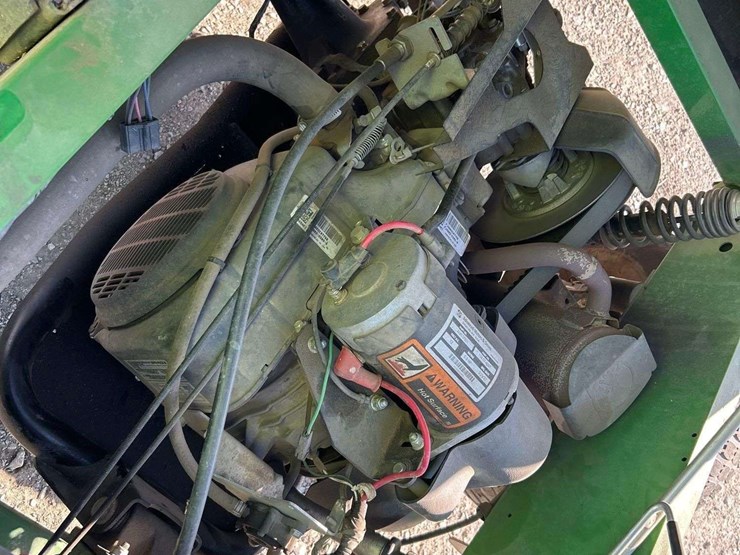 2022-john-deere-gator-image-6