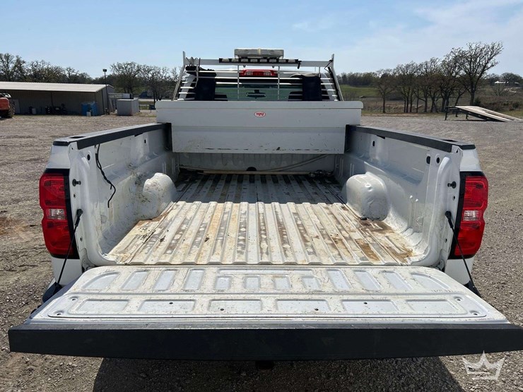 2017-chevrolet-silverado-1500-image-21