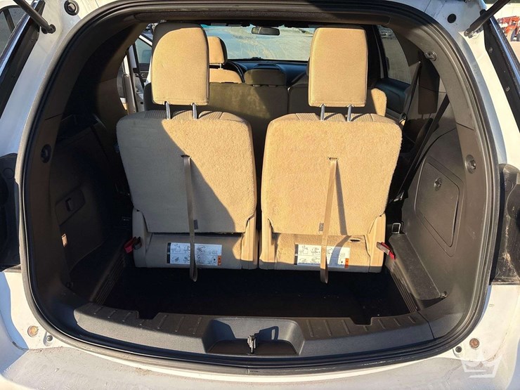 2016-ford-explorer-image-26