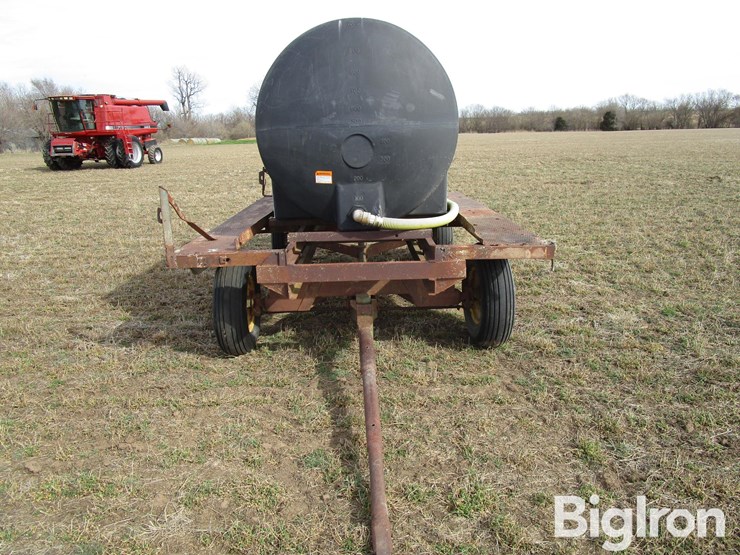 1025-gallon-water-tank-on-trailer-image-2