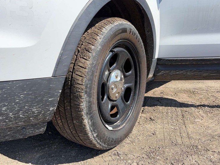 2015-ford-explorer-image-19