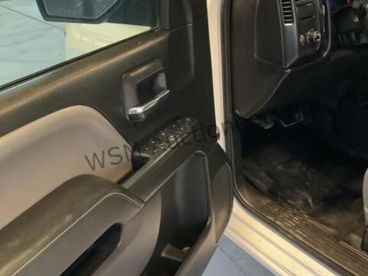 2015-chevrolet-silverado-1500-image-24