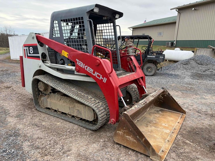 2015-takeuchi-tl8-image-3