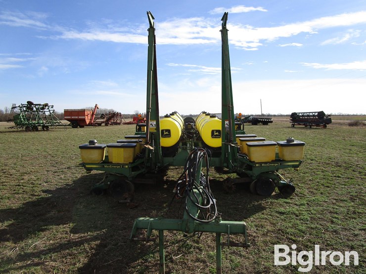 john-deere-7200-image-2