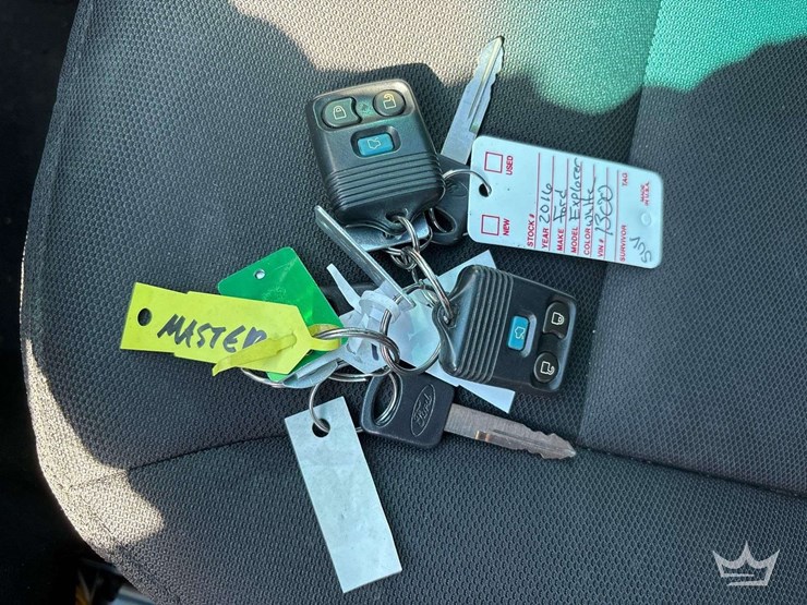 2016-ford-explorer-image-31