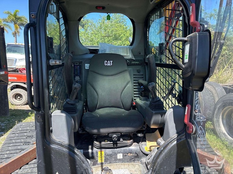 2021-caterpillar-279d3-image-10