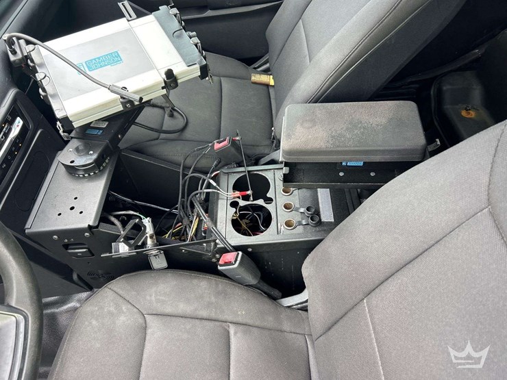 2020-ford-explorer-image-17