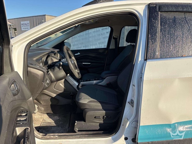 2016-ford-escape-image-11