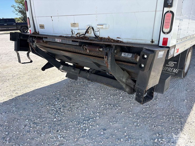 2018-hino-195-image-11