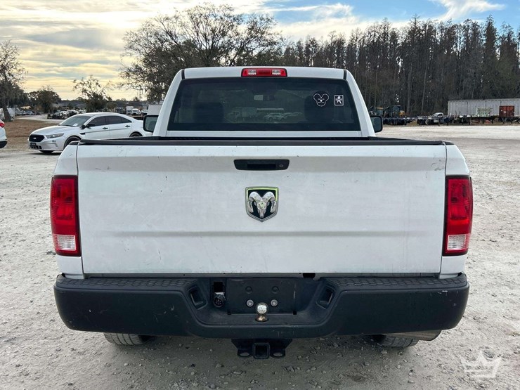 2015-dodge-1500-image-26