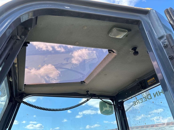 2016-deere-85g-image-36